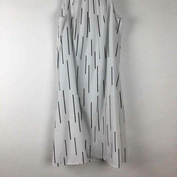 Cute Alfani White and Black Mini Dress‎ Sz 2 - Picture 2 of 4